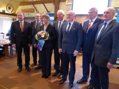 Gruppenbild mit Dame.